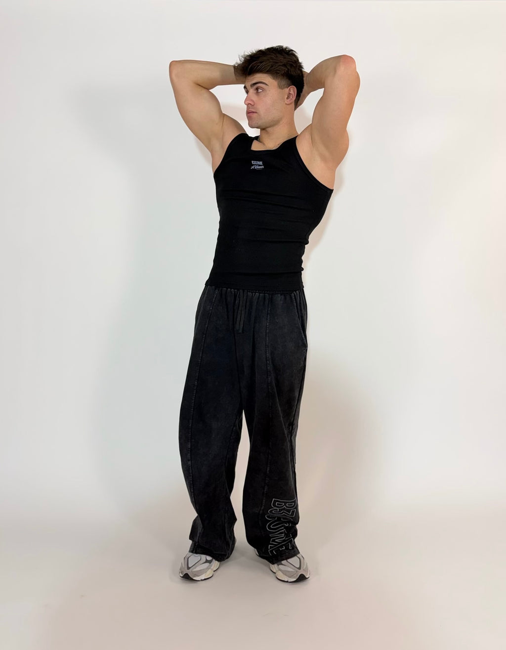 Pantalón Deportivo Hombre B3COME – Negro Washed
