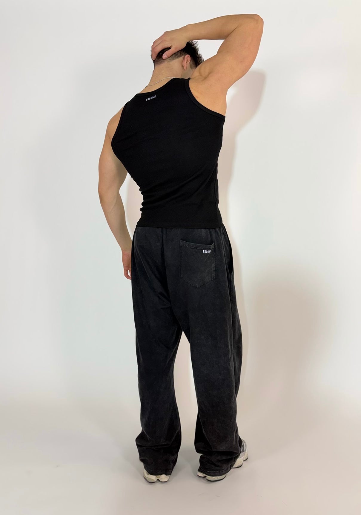 Pantalón Deportivo Hombre B3COME – Negro Washed