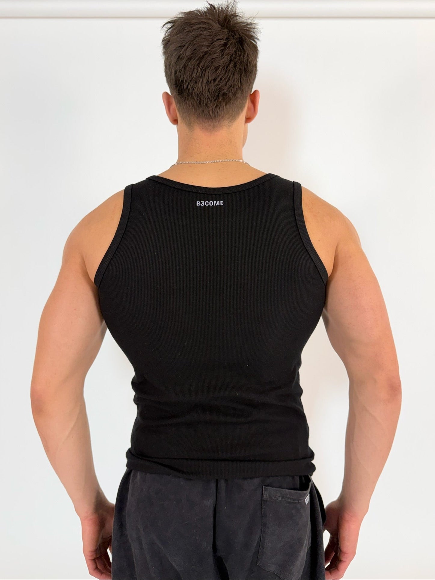 Camiseta de Tirantes B3COME “A Winner” – Negro