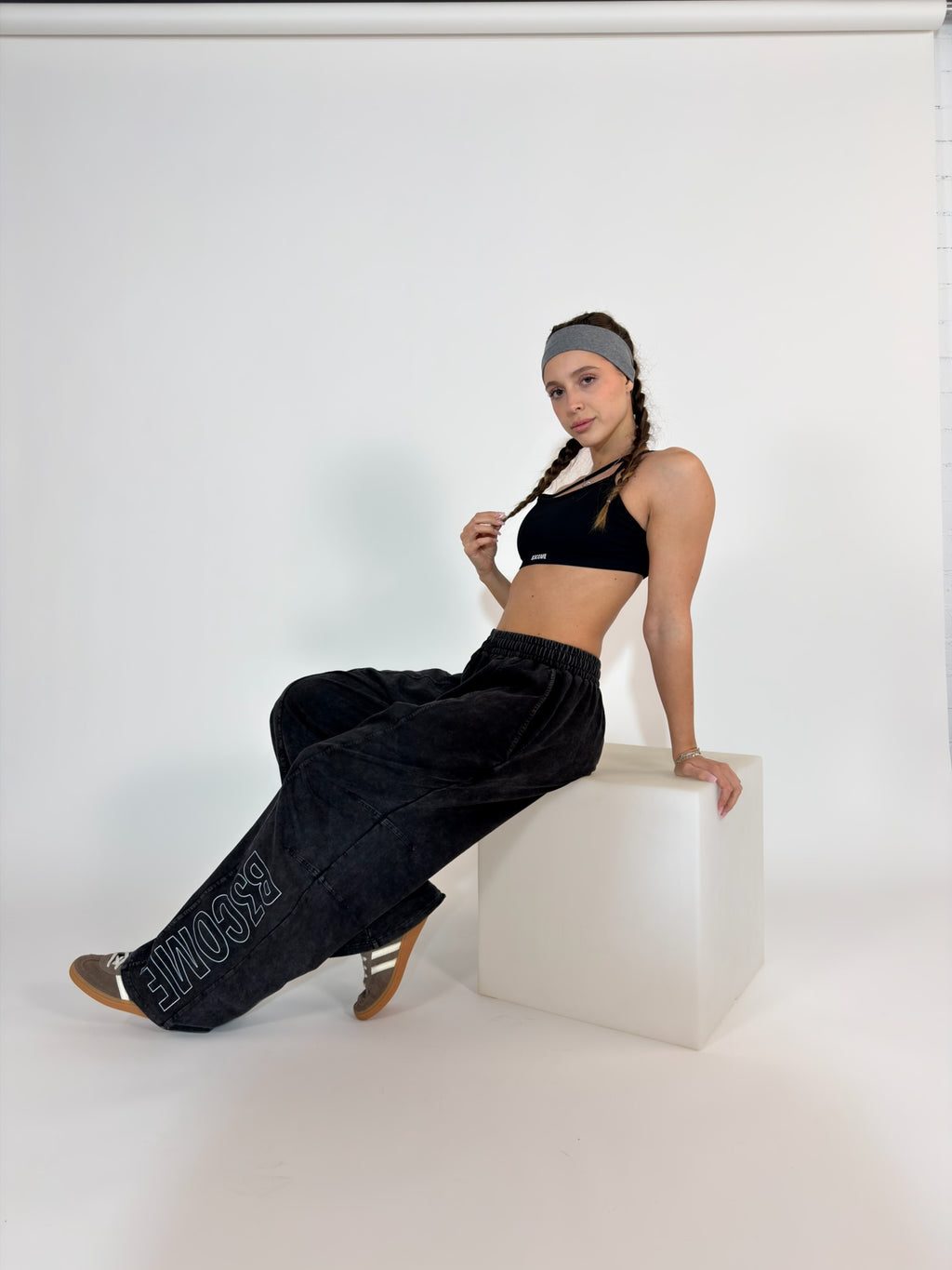Pantalón Deportivo WOMAN B3COME – Negro Washed